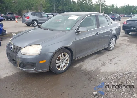 2007 Volkswagen Jetta 2.5 z USA, uszkodzony, nr VIN 3VWRF71K17M119579